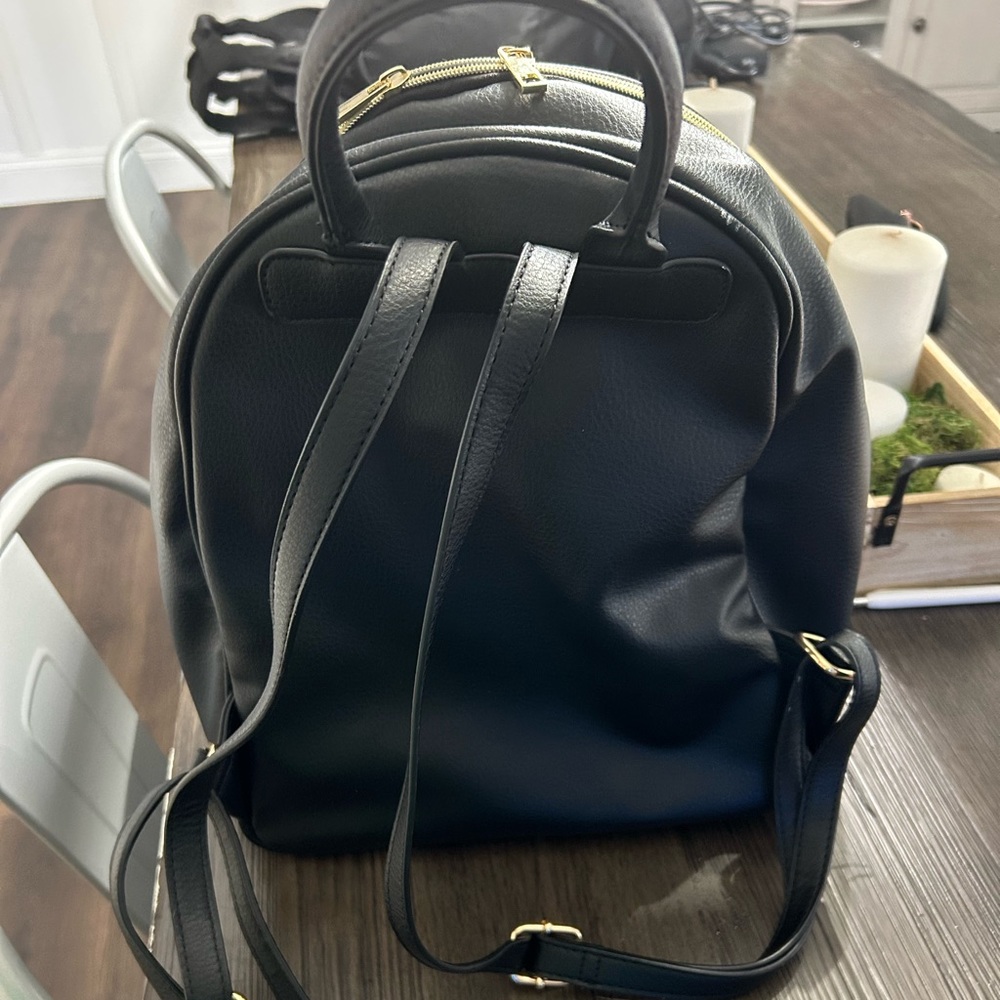 JustFab backpack - Picture 3 of 7